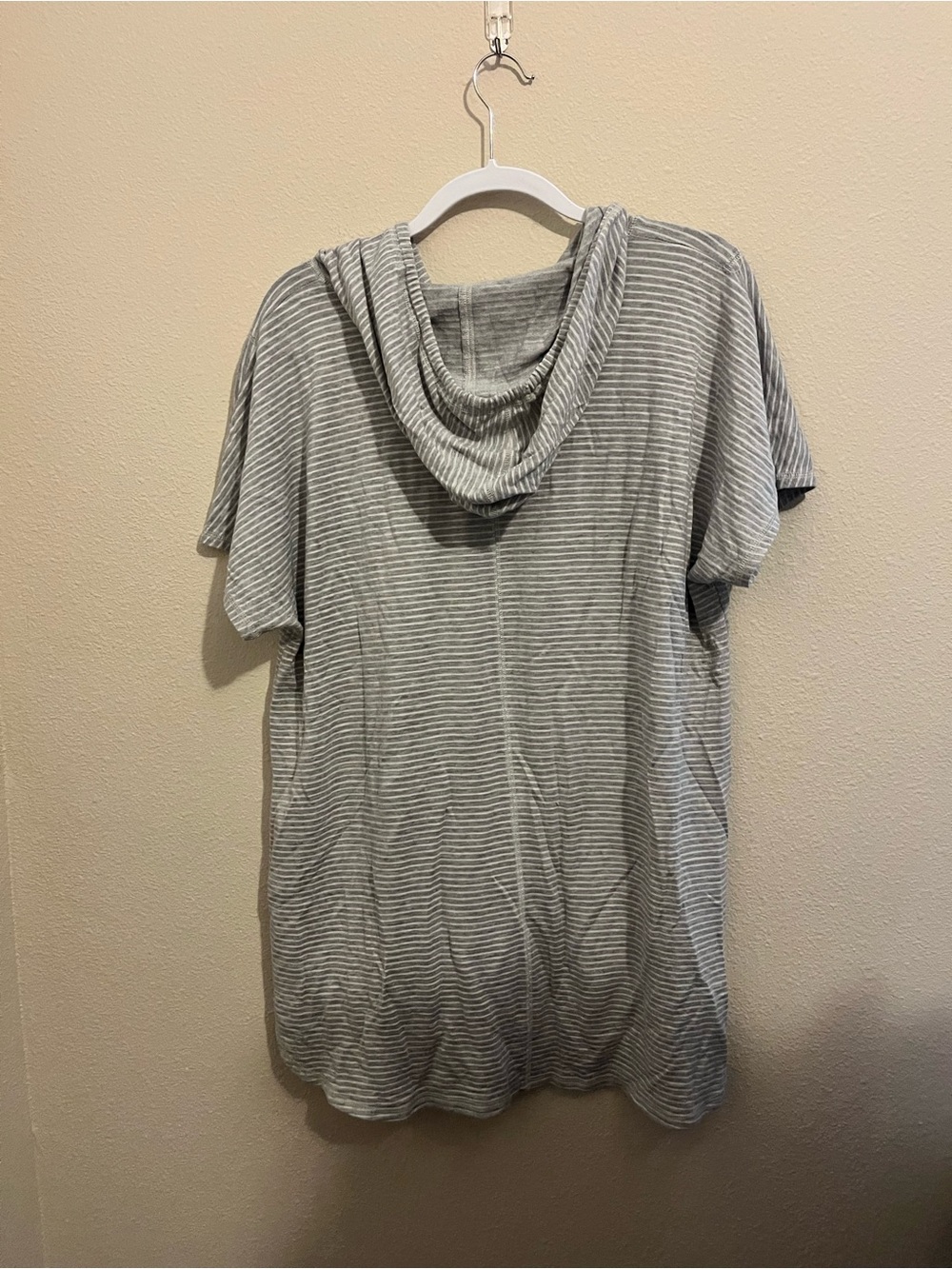 Bundle of three Lane Bryant Livi Active Hooded Short-Sleeve Pullover - Picture 8 of 9